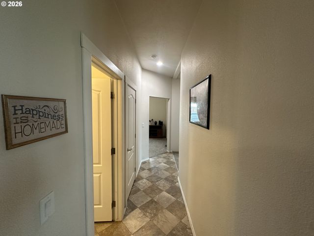 61988 WEST Rd, La Grande, OR 97850