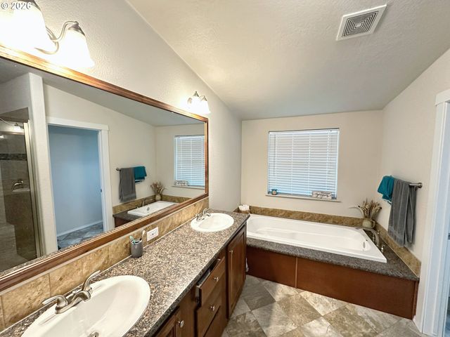 61988 WEST Rd, La Grande, OR 97850