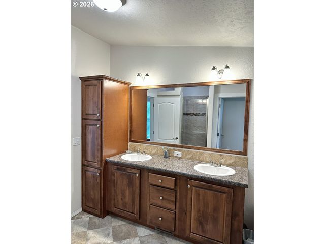 61988 WEST Rd, La Grande, OR 97850