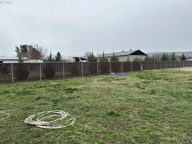 61988 WEST Rd, La Grande, OR 97850