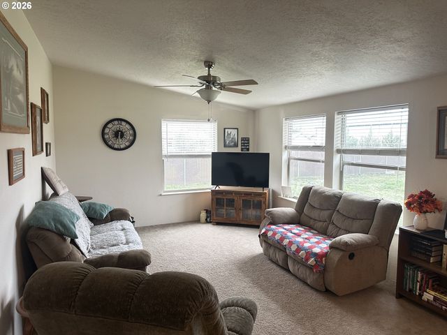 61988 WEST Rd, La Grande, OR 97850