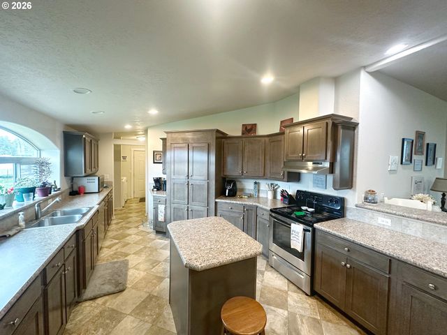 61988 WEST Rd, La Grande, OR 97850