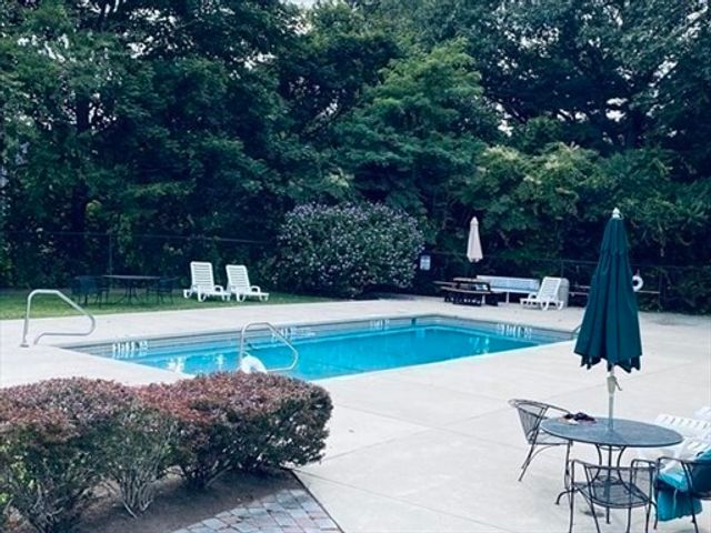 8 Chapel Hill Drive 2, Plymouth, MA 02360