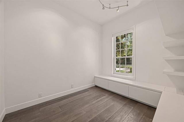 2114 Wroxton Road, Houston, TX 77005