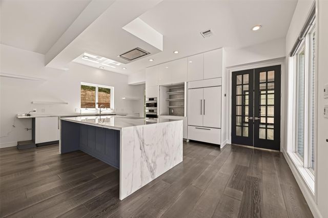 2114 Wroxton Road, Houston, TX 77005