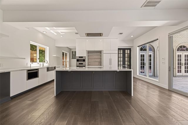 2114 Wroxton Road, Houston, TX 77005