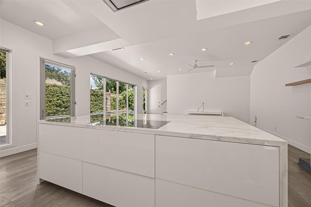 2114 Wroxton Road, Houston, TX 77005