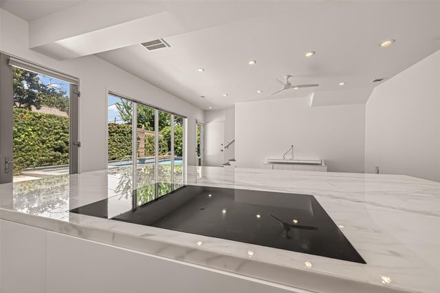 2114 Wroxton Road, Houston, TX 77005