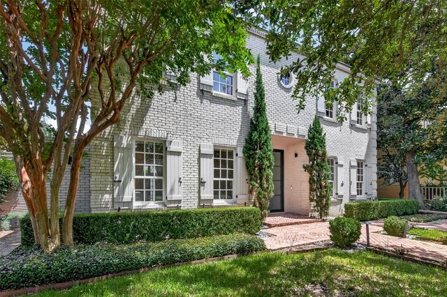 2114 Wroxton Road, Houston, TX 77005