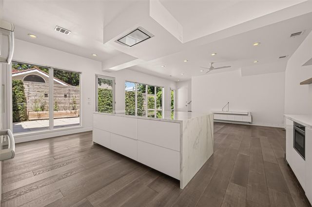 2114 Wroxton Road, Houston, TX 77005