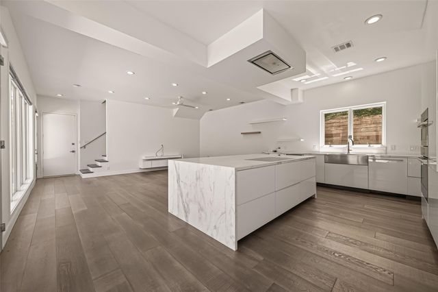 2114 Wroxton Road, Houston, TX 77005
