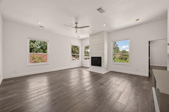 2114 Wroxton Road, Houston, TX 77005