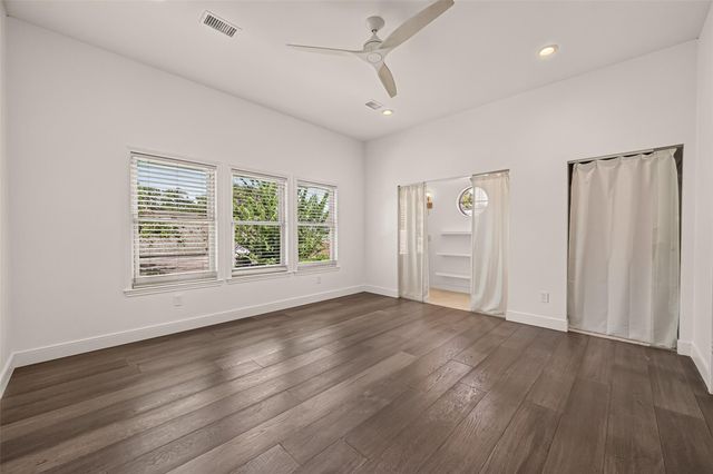 2114 Wroxton Road, Houston, TX 77005