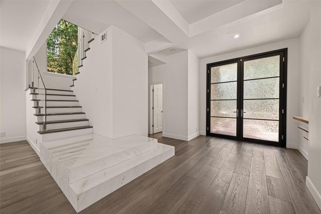2114 Wroxton Road, Houston, TX 77005