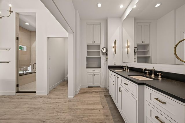 2114 Wroxton Road, Houston, TX 77005