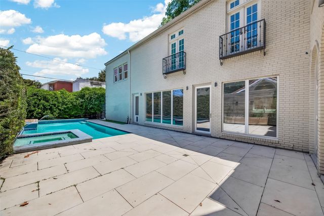 2114 Wroxton Road, Houston, TX 77005