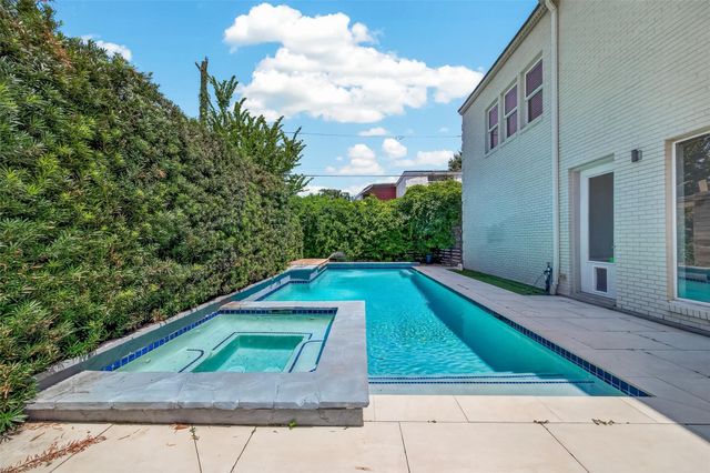 2114 Wroxton Road, Houston, TX 77005