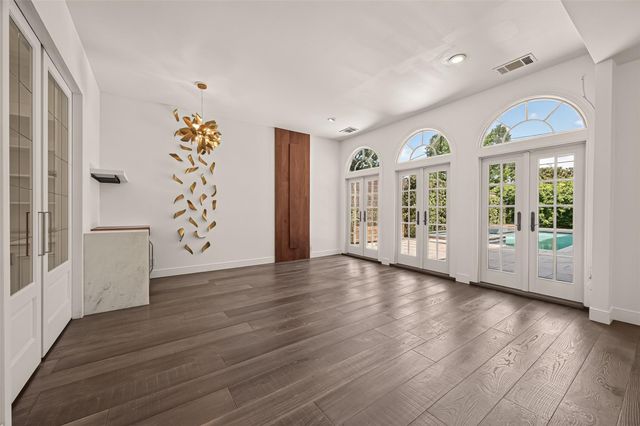2114 Wroxton Road, Houston, TX 77005