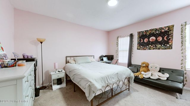2122 W Burnett Ave, Louisville, KY 40210