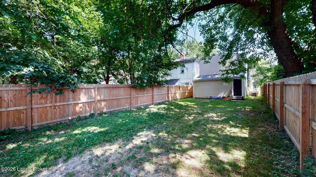 2122 W Burnett Ave, Louisville, KY 40210