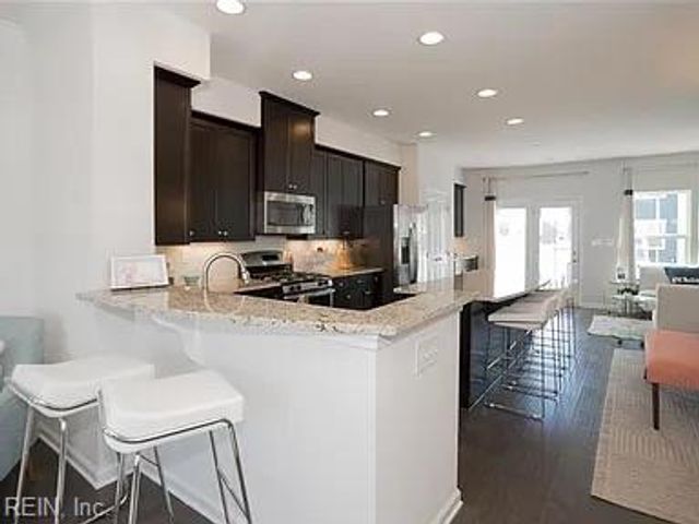 655 Mill Creek PW, Chesapeake, VA 23323