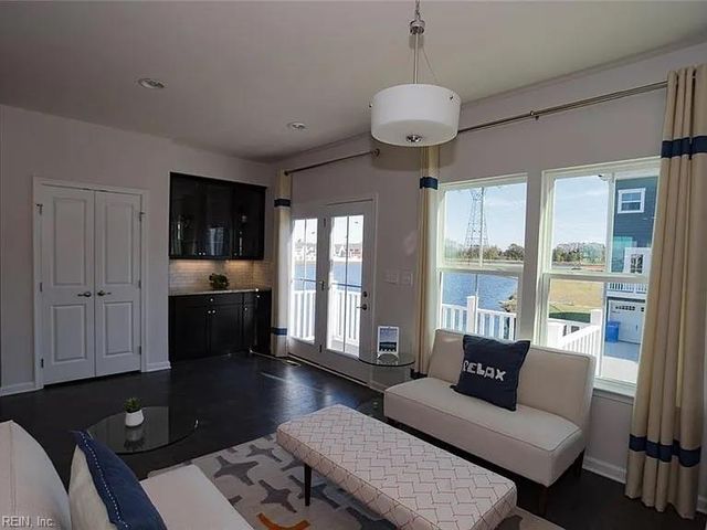 655 Mill Creek PW, Chesapeake, VA 23323