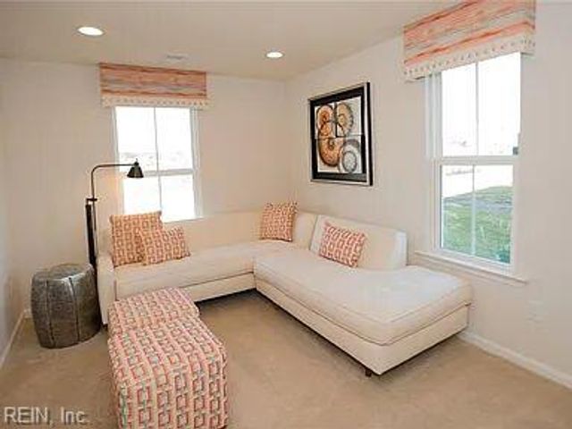 655 Mill Creek PW, Chesapeake, VA 23323