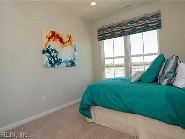655 Mill Creek PW, Chesapeake, VA 23323