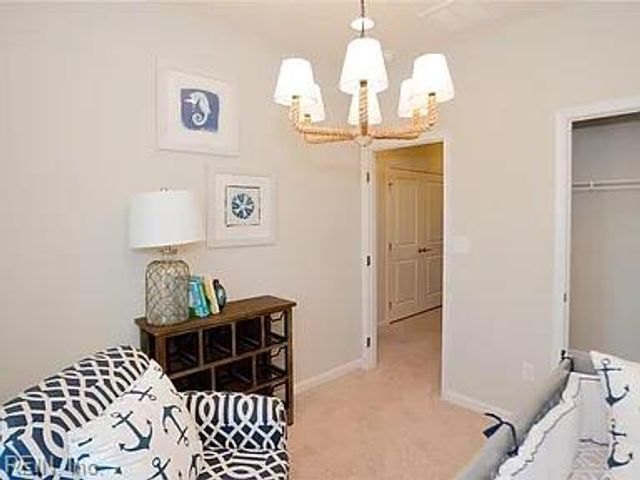 655 Mill Creek PW, Chesapeake, VA 23323