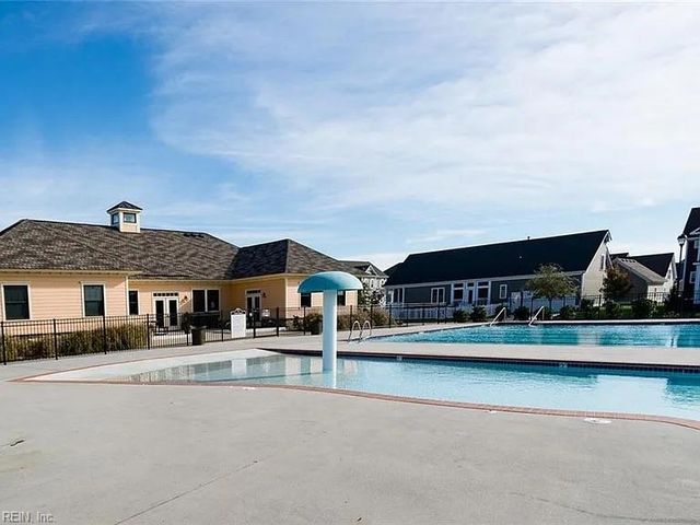 655 Mill Creek PW, Chesapeake, VA 23323
