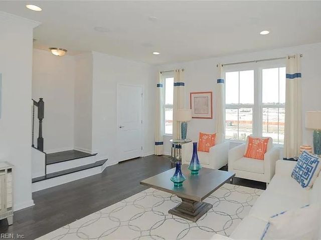 655 Mill Creek PW, Chesapeake, VA 23323