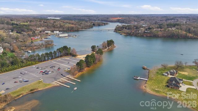 2957 31st Street Lane NE, Hickory, NC 28601