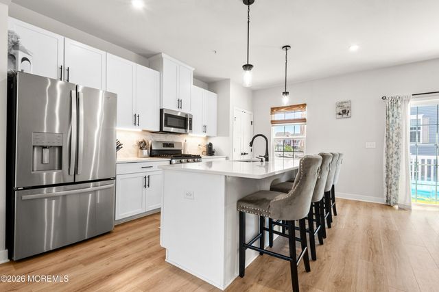 41 American Way 241, Cliffwood, NJ 07721