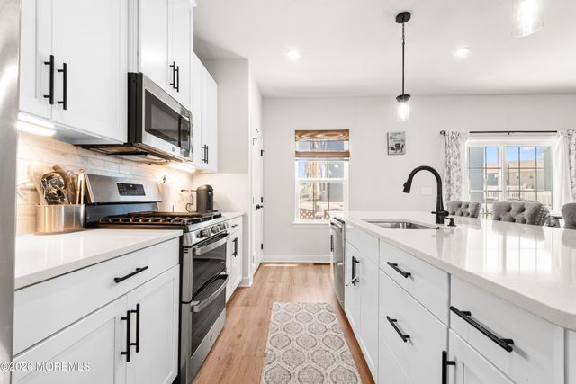 41 American Way 241, Cliffwood, NJ 07721