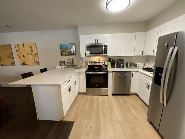 141 Edaville Court, Warwick, RI 02886