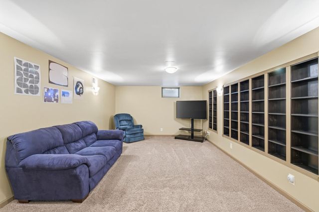13848 Crosstown Drive NW, Andover, MN 55304