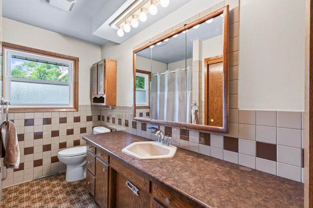 13848 Crosstown Drive NW, Andover, MN 55304