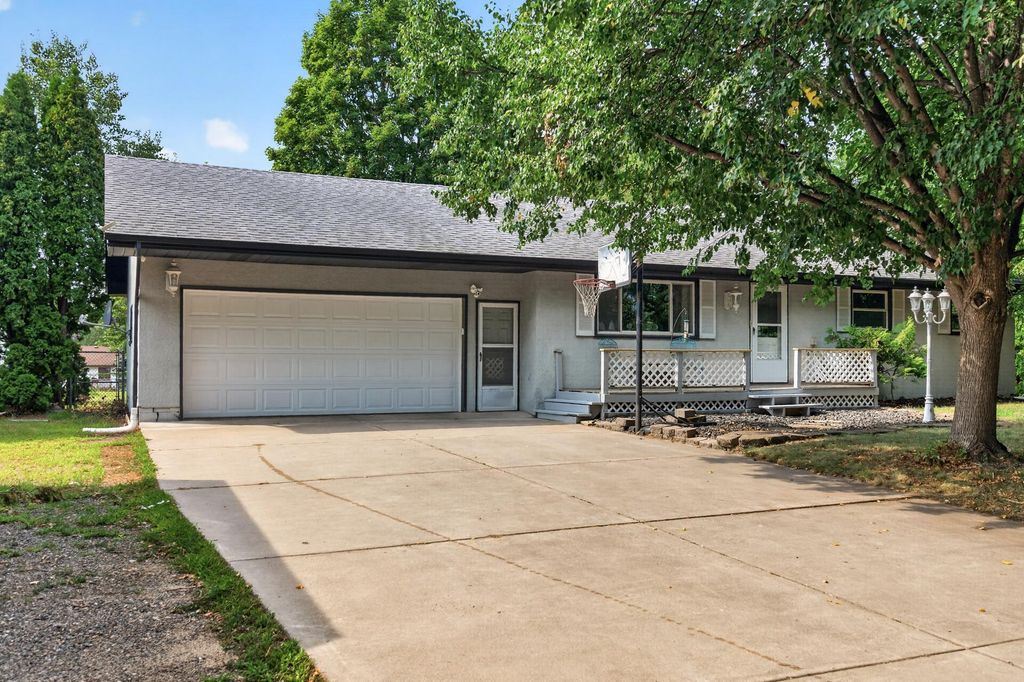 13848 Crosstown Drive NW, Andover, MN 55304