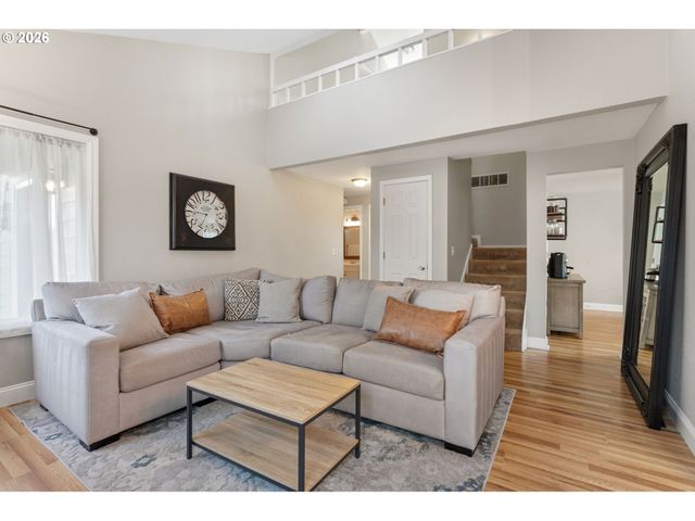 319 Ne HYDE Cir, Hillsboro, OR 97124