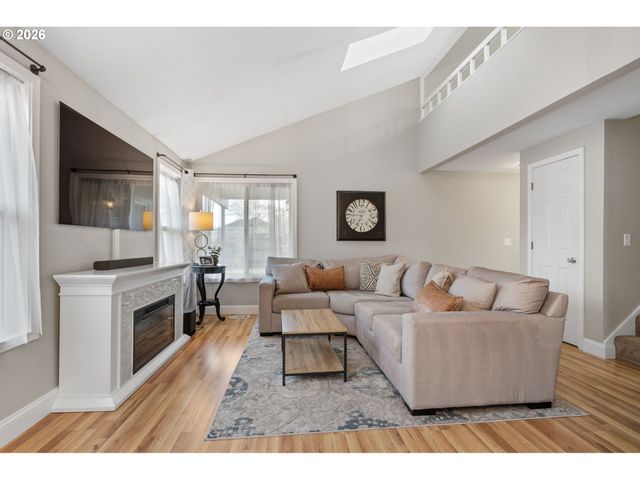 319 Ne HYDE Cir, Hillsboro, OR 97124