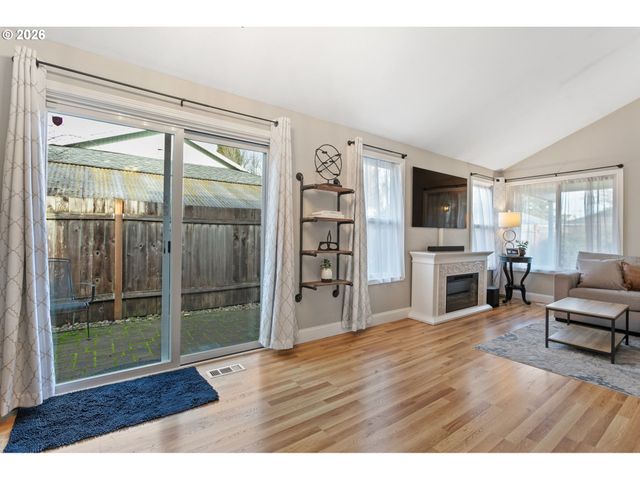 319 Ne HYDE Cir, Hillsboro, OR 97124