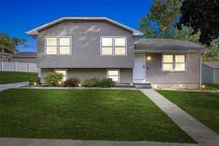 3816 Monterey Dr Drive, Waterloo, IA 50701