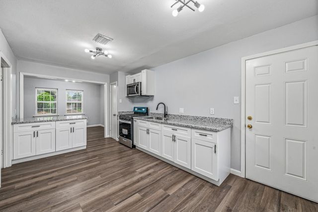 5859 Flamingo Drive, Houston, TX 77033
