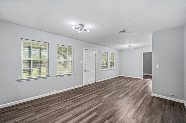 5859 Flamingo Drive, Houston, TX 77033