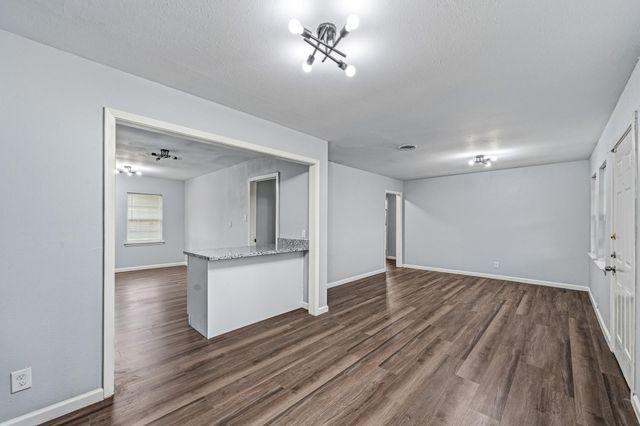 5859 Flamingo Drive, Houston, TX 77033
