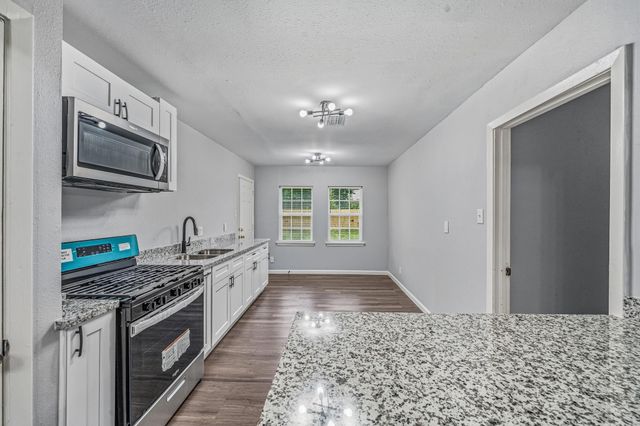 5859 Flamingo Drive, Houston, TX 77033