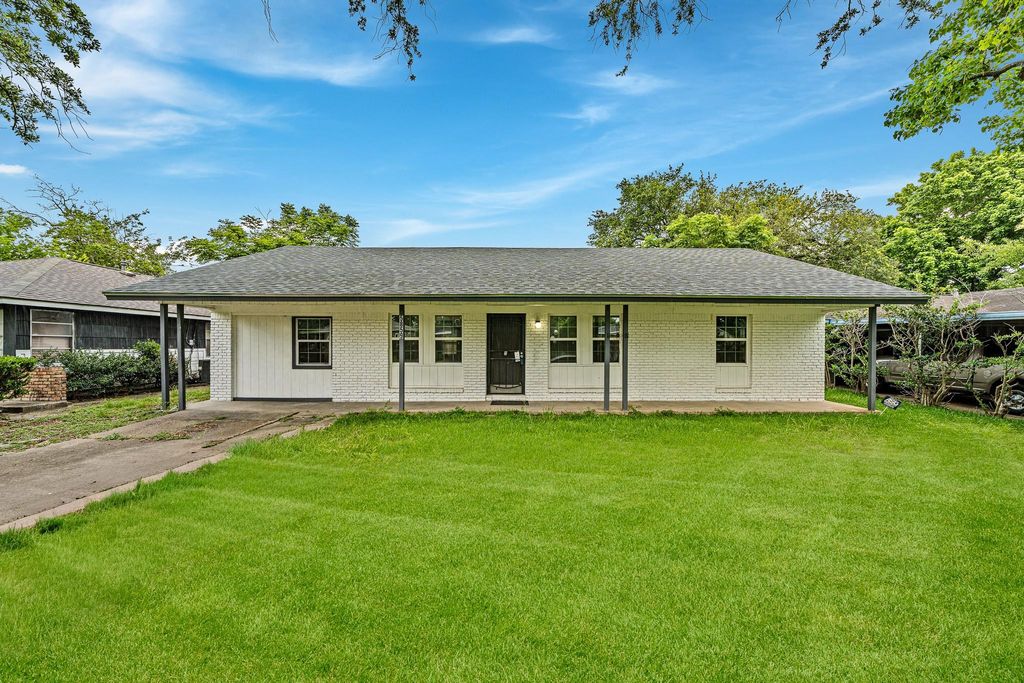 5859 Flamingo Drive, Houston, TX 77033