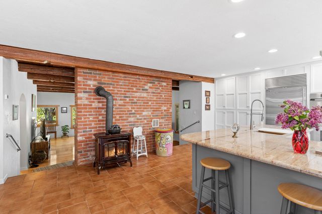 13327 Highway 234, Gold Hill, OR 97525