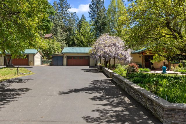 13327 Highway 234, Gold Hill, OR 97525