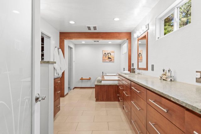 13327 Highway 234, Gold Hill, OR 97525